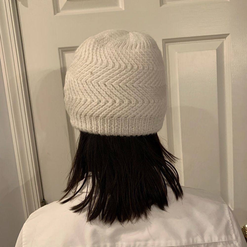 Vintage Drakl Acrylic Knit Floral Beanie Hat - Picture 2 of 4